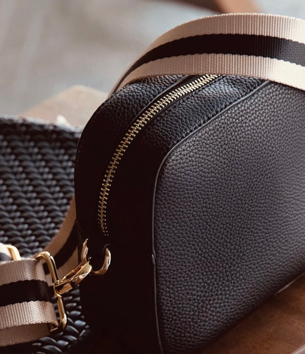 Axelremsväska svart ”Palermo II”, Ceannis