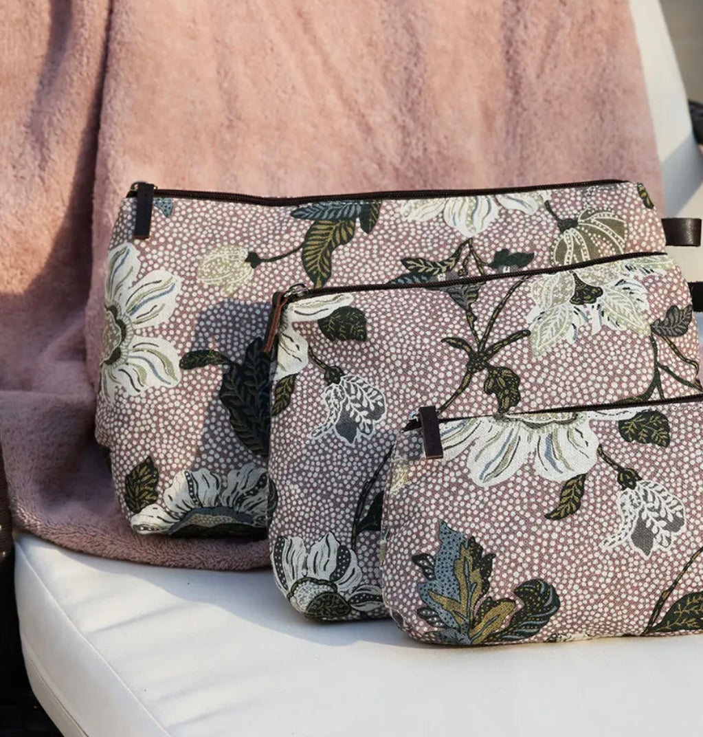 Sminkväska rosa Cosmetic Bag ”Flower Linen” (M), Ceannis